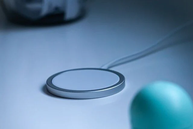MagSafe Charger (51% Off) - Image 3